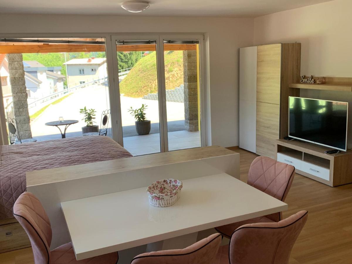 Apartmaji Pr' Nas Laško Kültér fotó